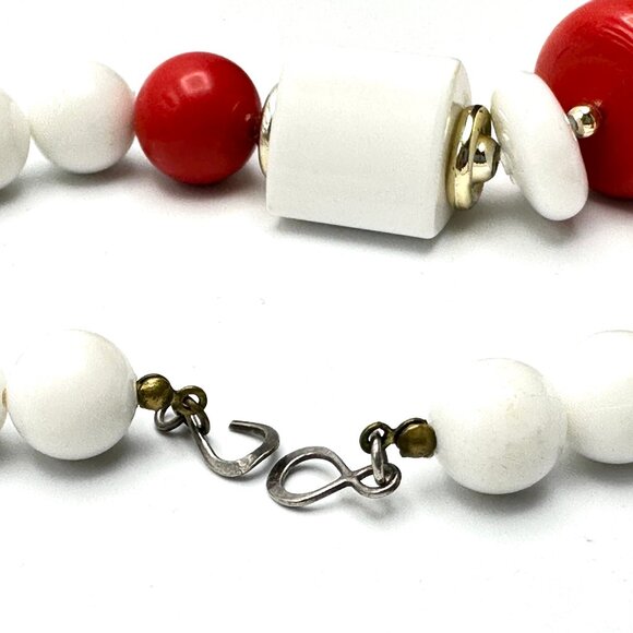 Vintage Red & White Mod Geometric Lucite Necklace & Earring Set — 1960s — EUC - Picture 9 of 11